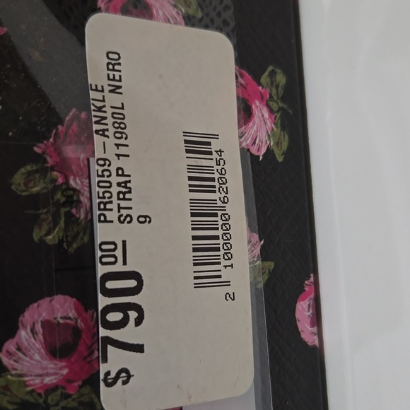 Prada shoes - Picture 9 of 9